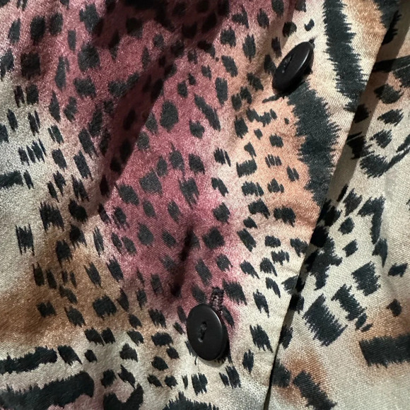 Vintage Anna and Frank | 100% Silk Leopard Print Button Down Blouse Size Medium - Picture 6 of 6